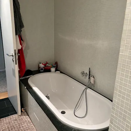 Habitación en casa particular Wunderschoenes In Einem Grossen Neben Dem Brandenburger Tor Und Vom Adlon Berlín